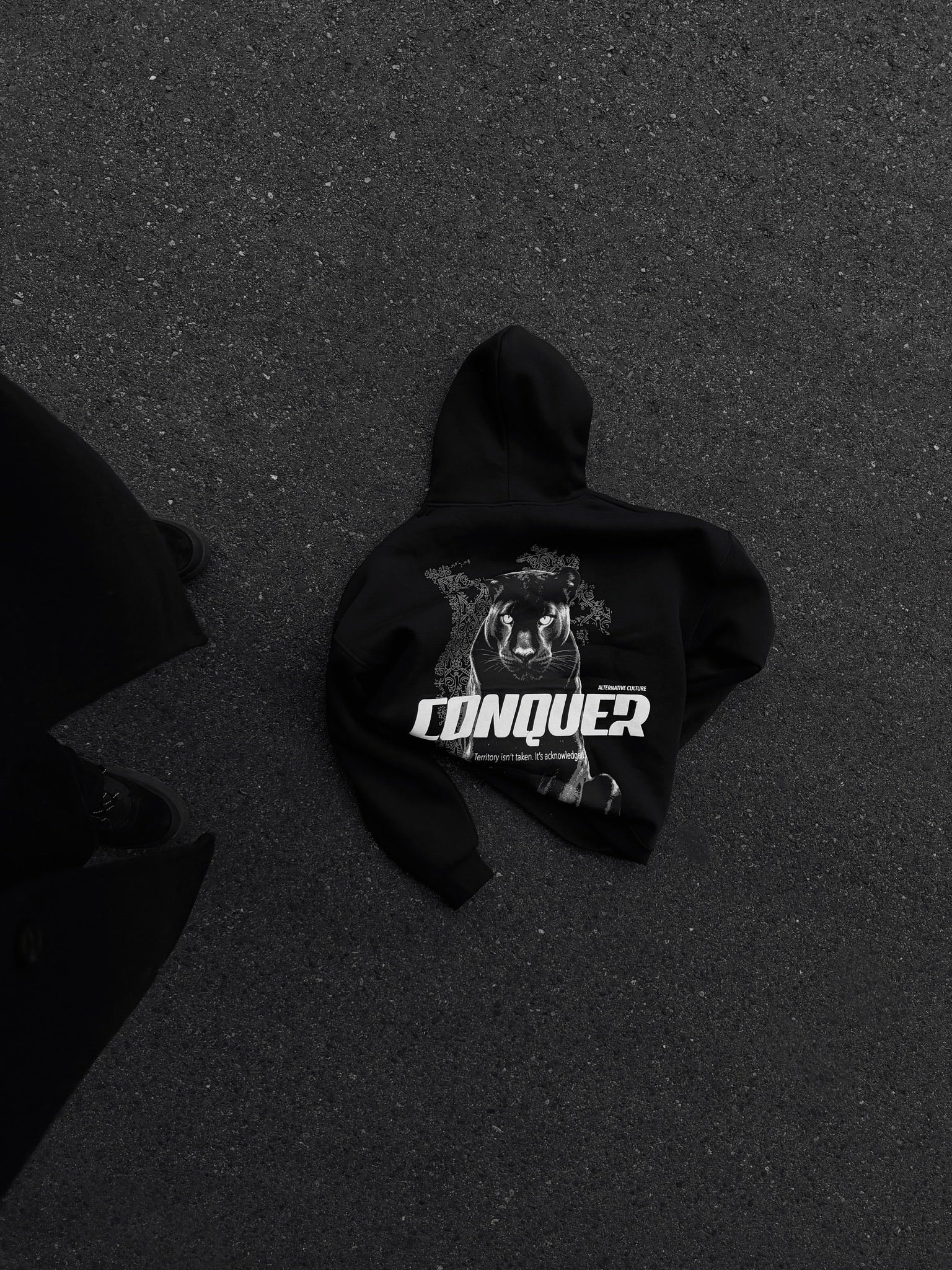 NIGHTFANG HOODIE